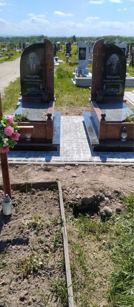 Памятники з крошки та граніту