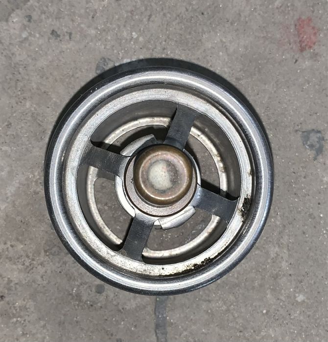 Термостат T=83C ​​DAF 1439844