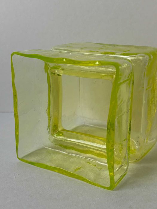 Wazon uran, Helena Tynell Uranium