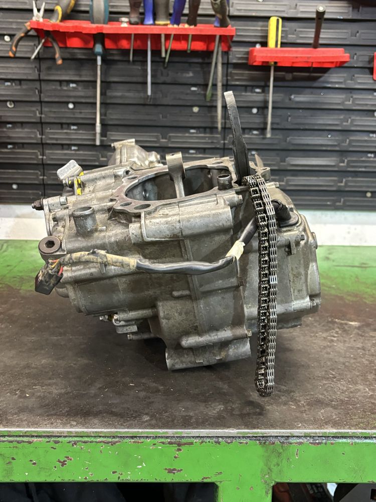Silnik SUZUKI RMZ450 R 09-13 Kartery Skrzynia Wał Magneto Stator