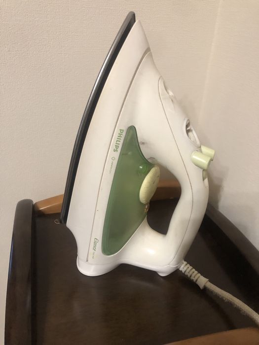 Утюг Philips Elance с вертикальной отпаркой