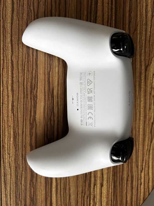 PlayStation 5 Digital Slim – stan idealny + nowy kupon na grę AstroBot