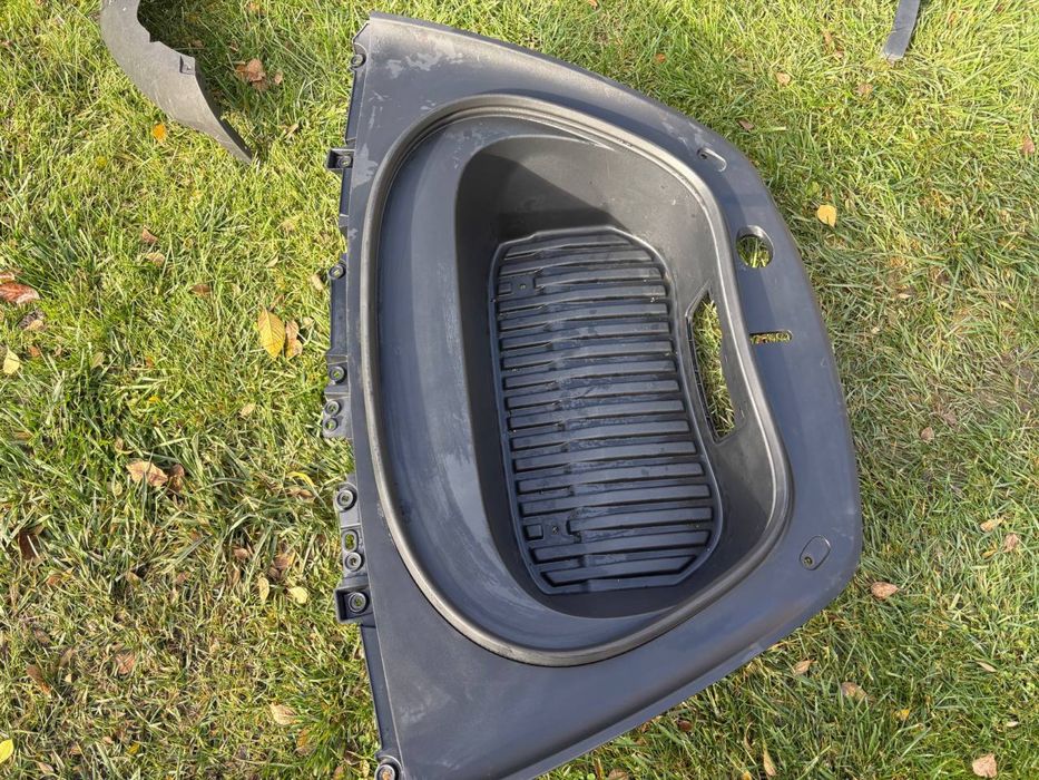 Корито переднього багажника, підкапотний бокс Tesla 3 highland 24-25 р