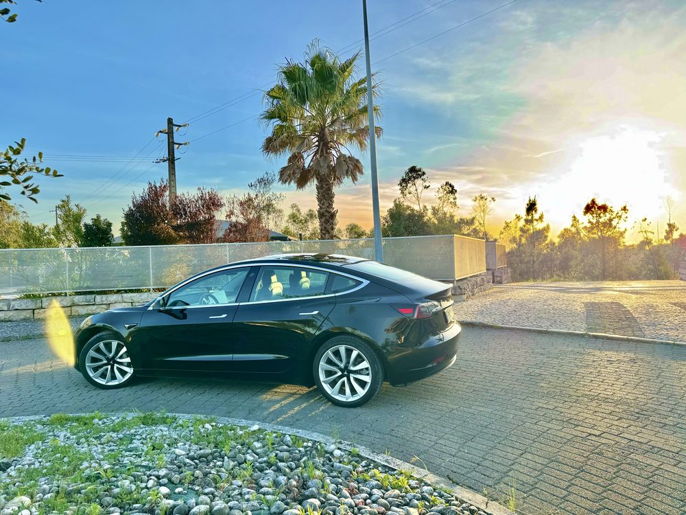 Tesla model 3 long range