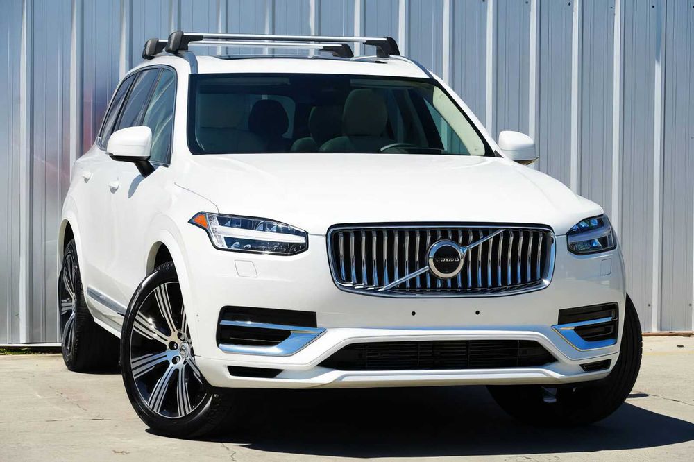 Volvo XC90      2024