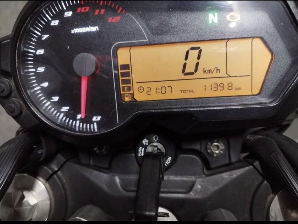 Benelli TNT 125.