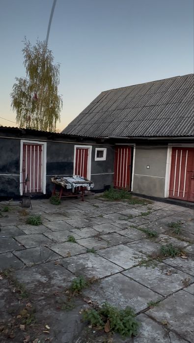 Продам житловий будинок з земельною ділянкою