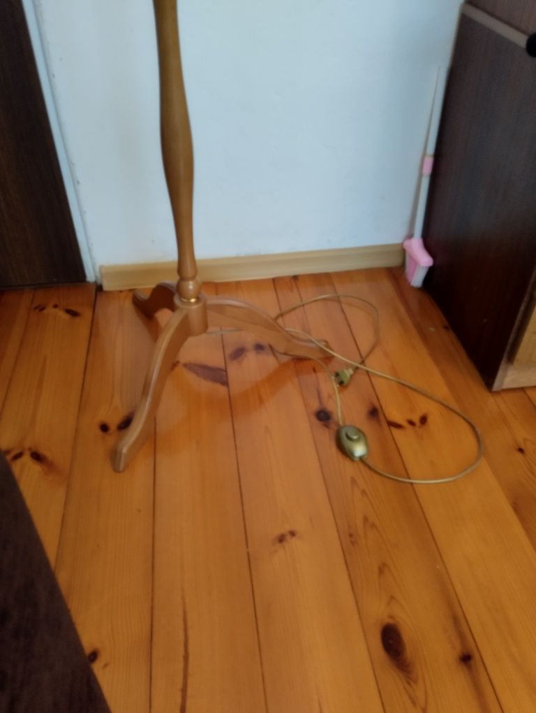 Lampa stojąca sikorka