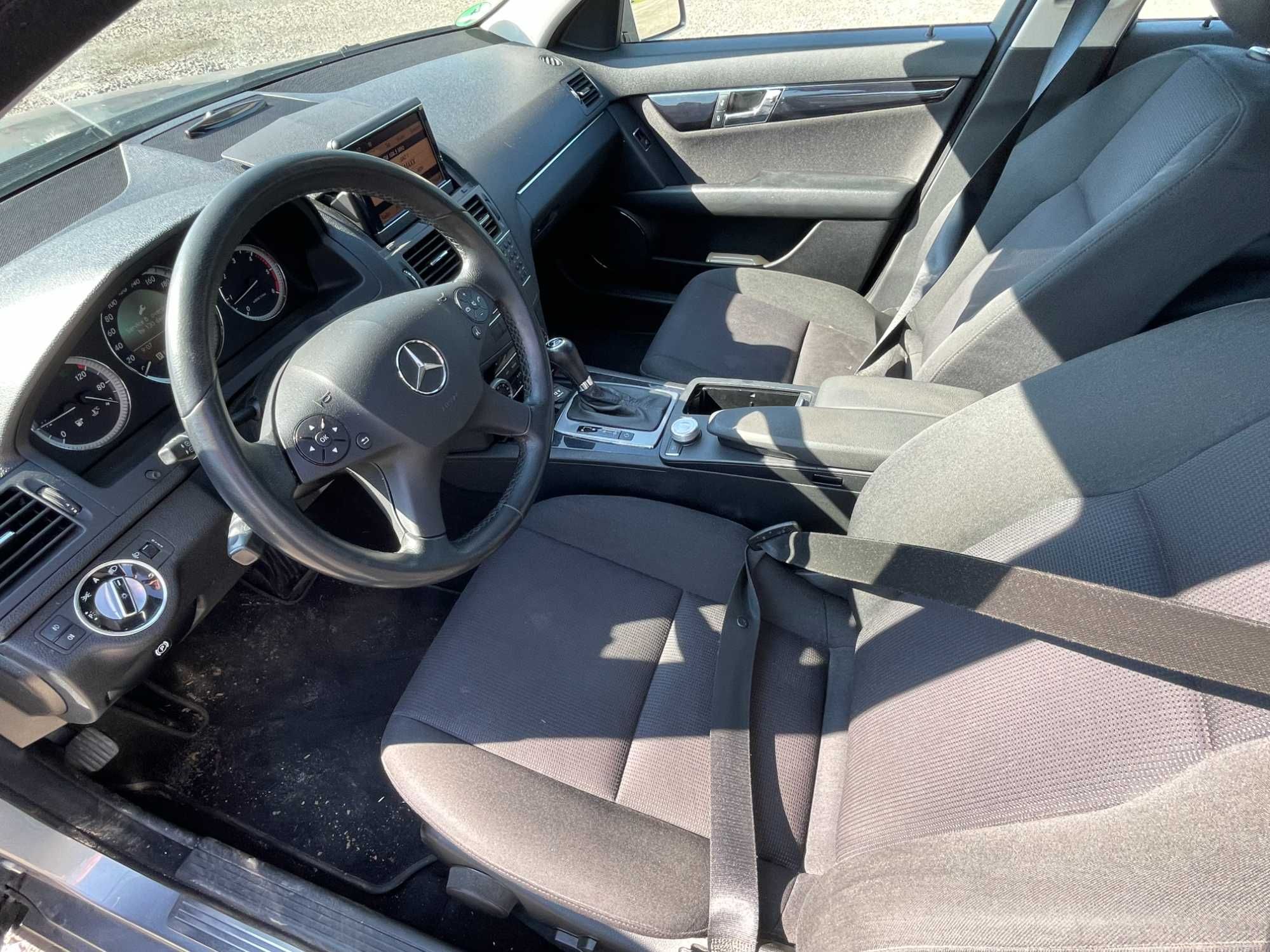 Mercedes-Benz C200