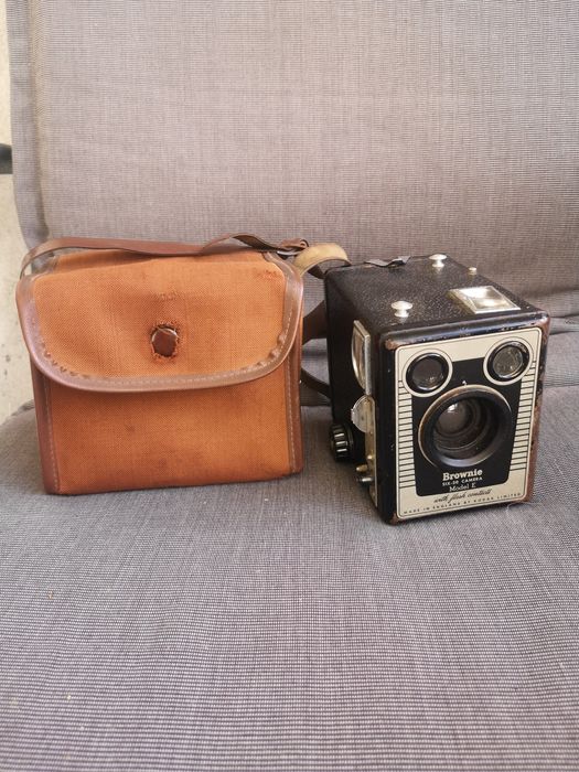 Stary aparat fotograficzny Kodak Brownie SIX-20 model E