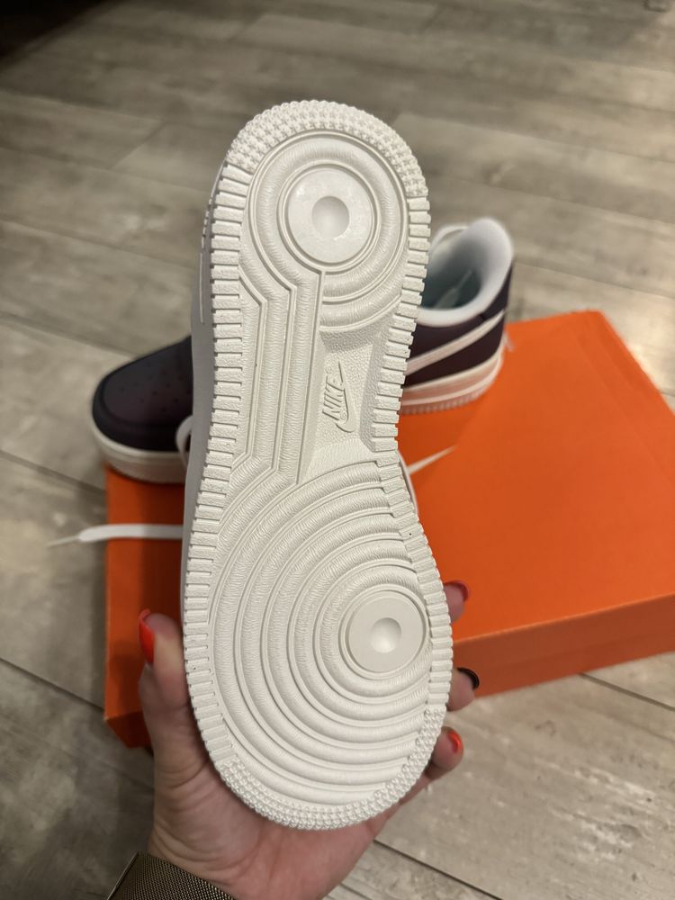 Nowe buty Nike hologramowe