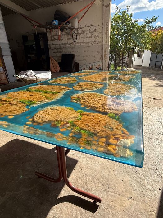 Mesa em Resina com decoração de mar
