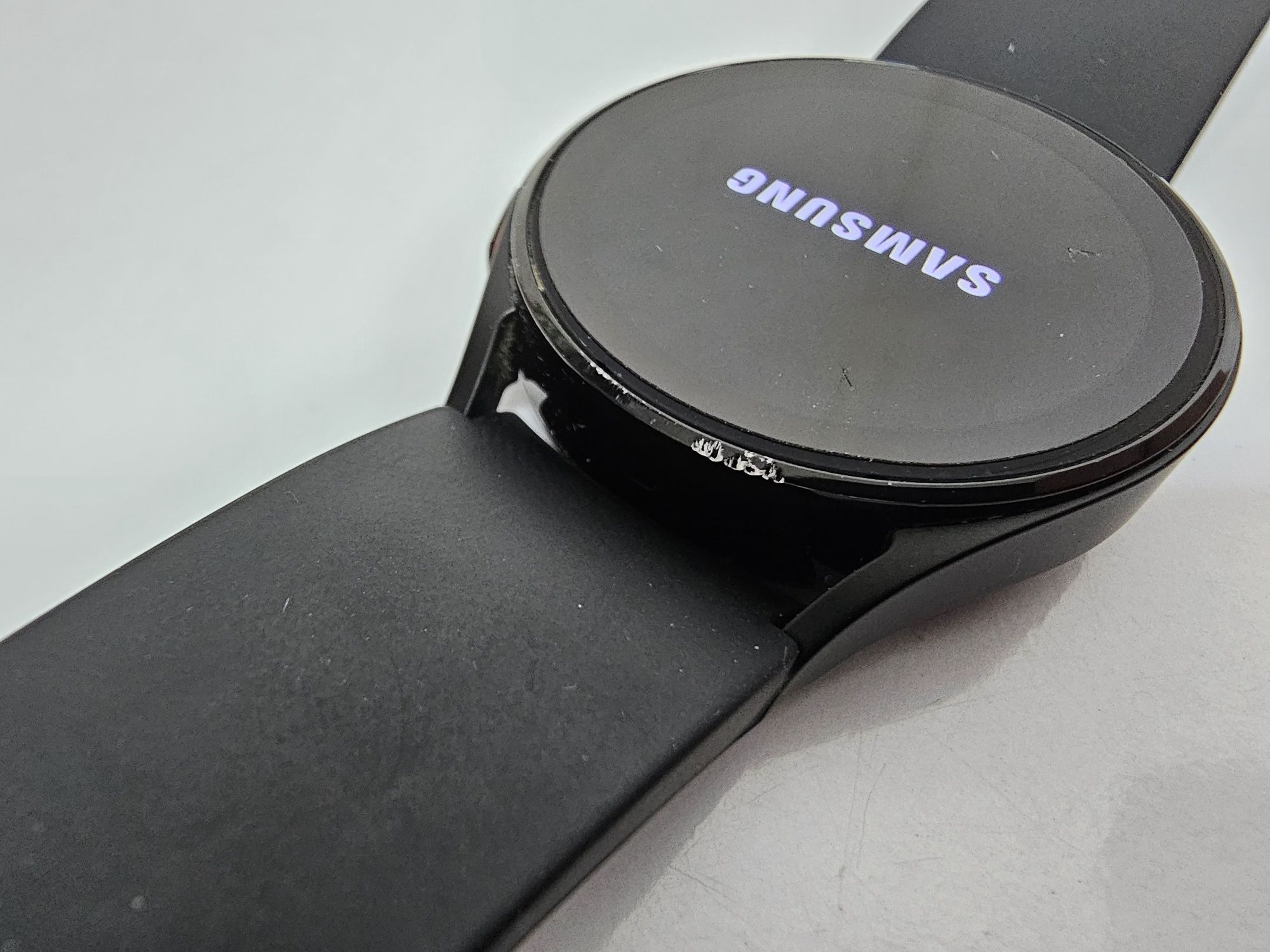 Смарт годинник Samsung Watch 4 40mm LTE e-sim