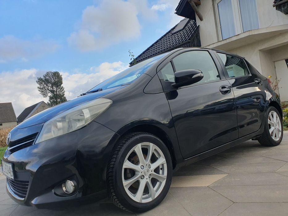 TOYOTA YARIS 2013r * 1 Rok w Kraju -1 WŁAŚCICIEL * Dobrze Wyposażona *