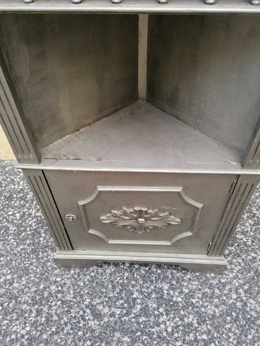 Móvel antigo de canto para restauro