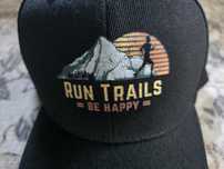 NOWA czapka z daszkiem Run Trails BE HAPPY bieganie