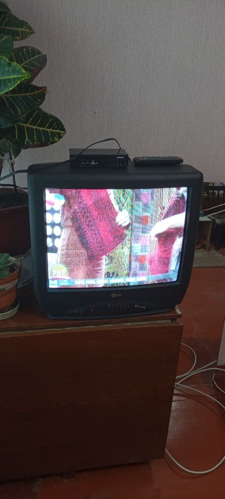 Кольоровий телевізор  LG