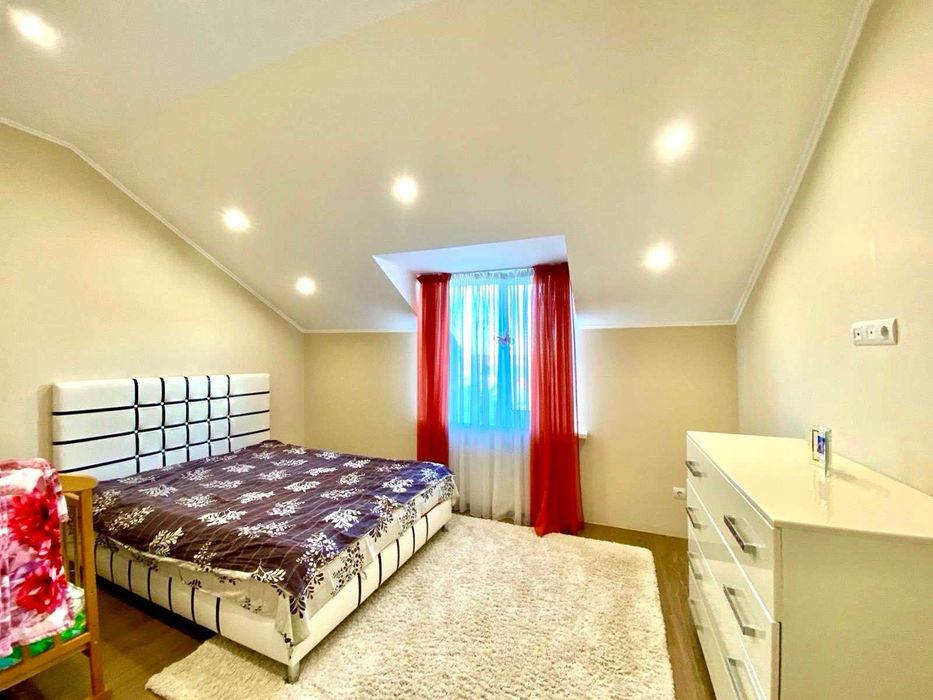 Продаю гариний будинок в Ракетній Рощі. ц1