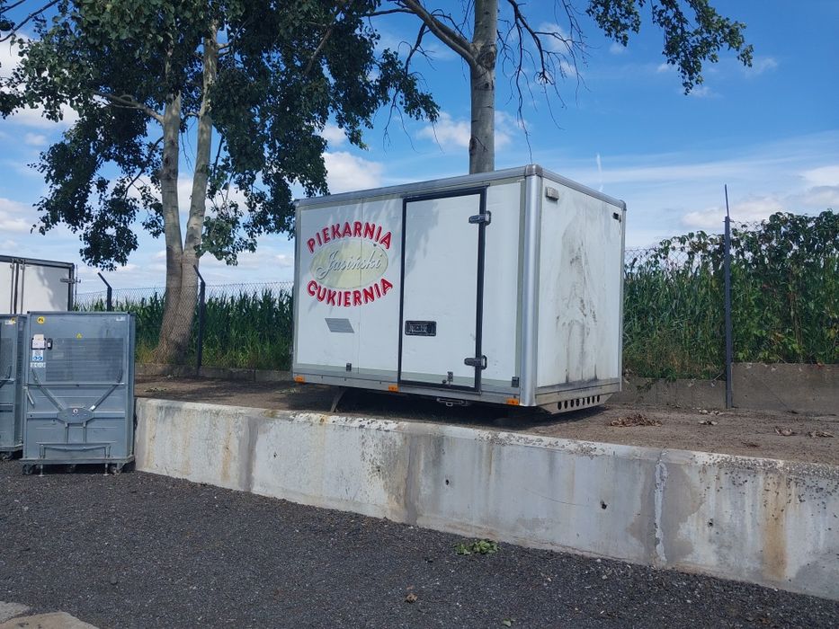 kontener magazyn zabudowa izoterma domek na dzialke