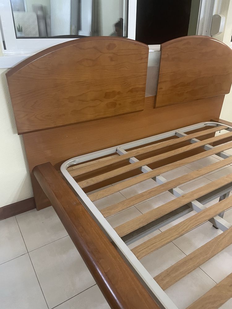 Cama de casal c/ estrado c/ colchão
