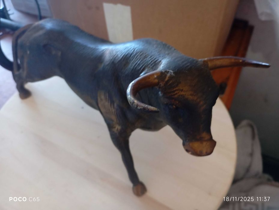 touro em bronze 3,5kg mandado fazer nao a em serie