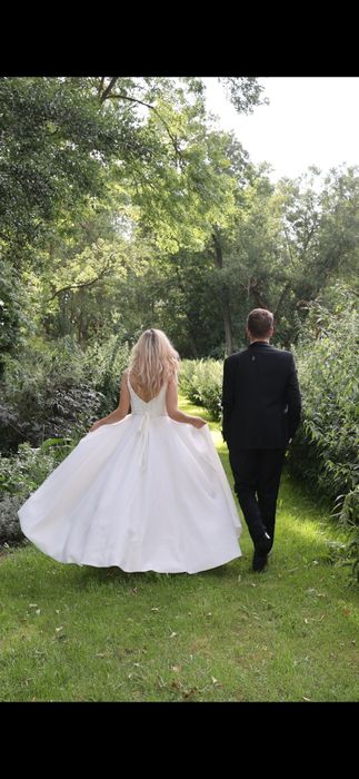 Gładka suknia ślubna