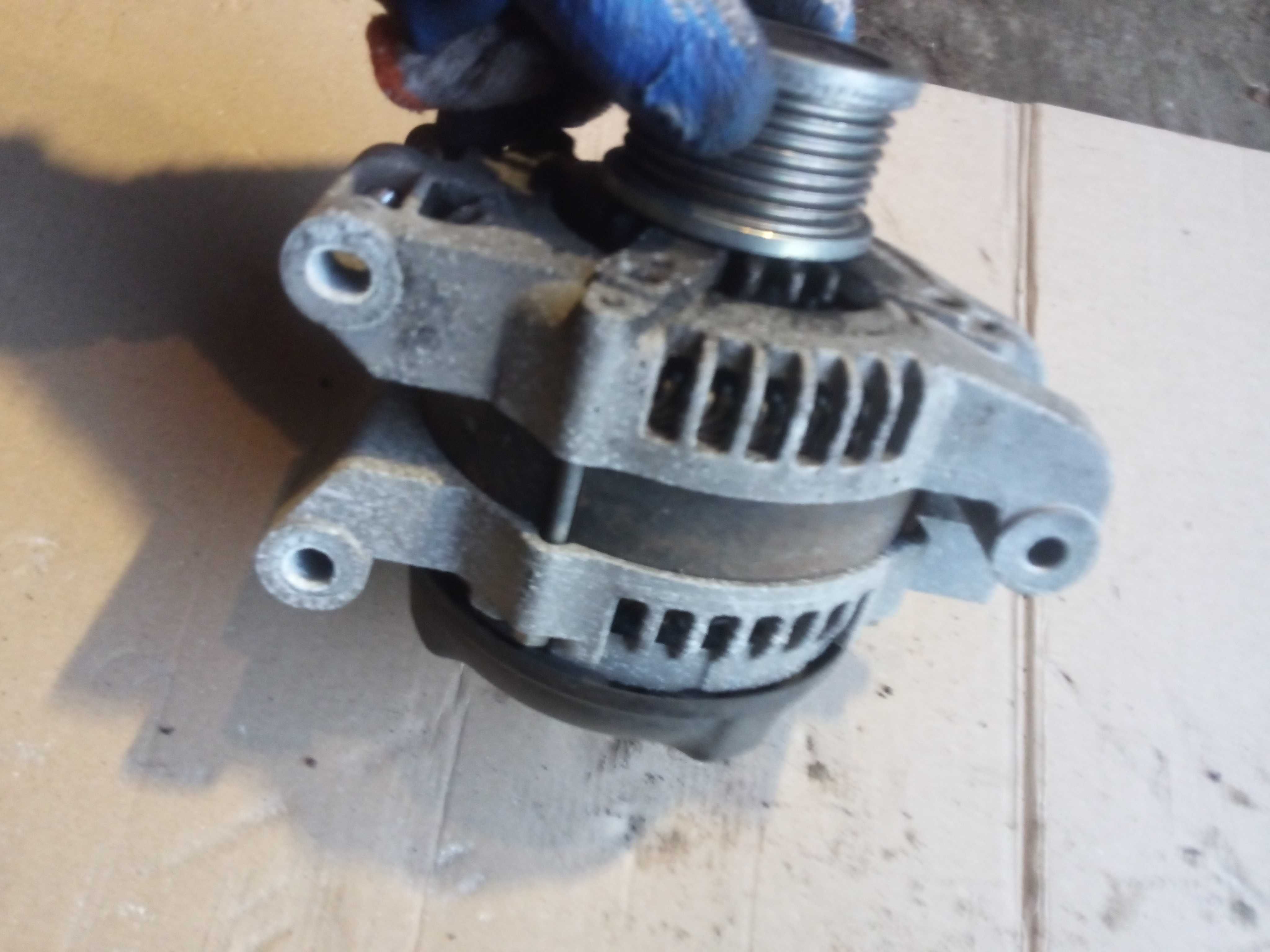 toyota AVENSIS T27 09-15    2,0 2,2 alternator