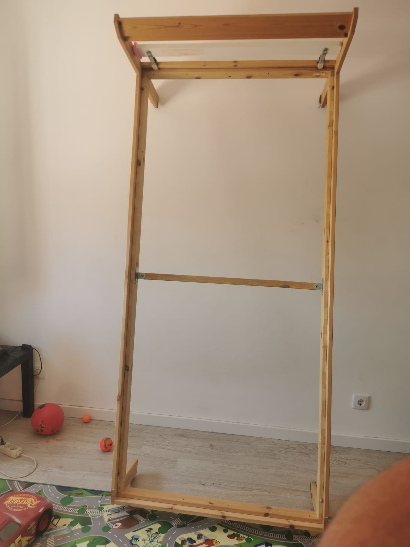 Vendo estrutura cama de solteiro com estrado