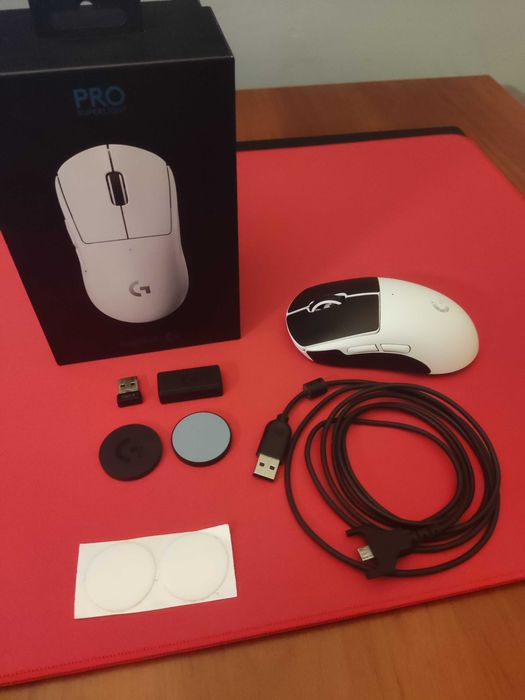 Mysz gamingowa Logitech G Pro X Superlight ze ślizgaczami corepad