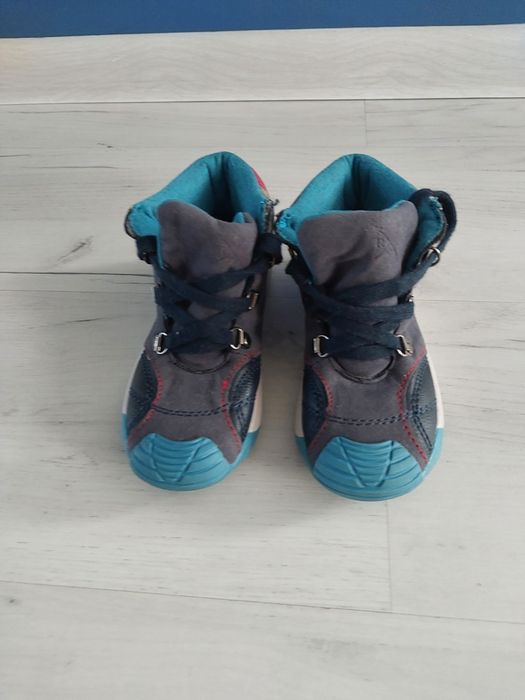 Buty chłopięce przejściowe