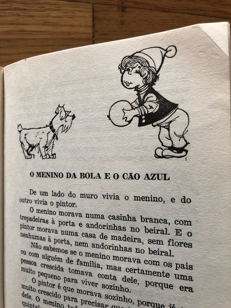 Livro com oito historias infantis