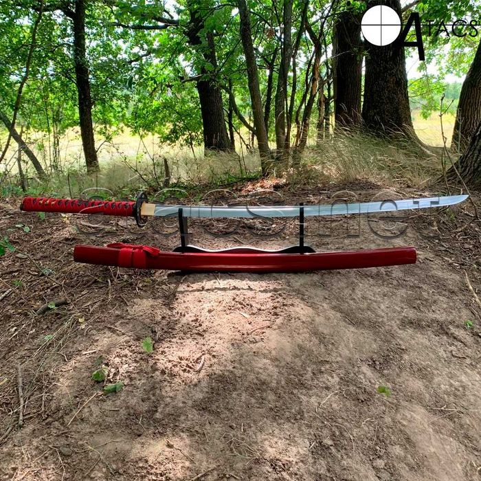 Японская катана красная самурайски меч цвета восходящего солнца