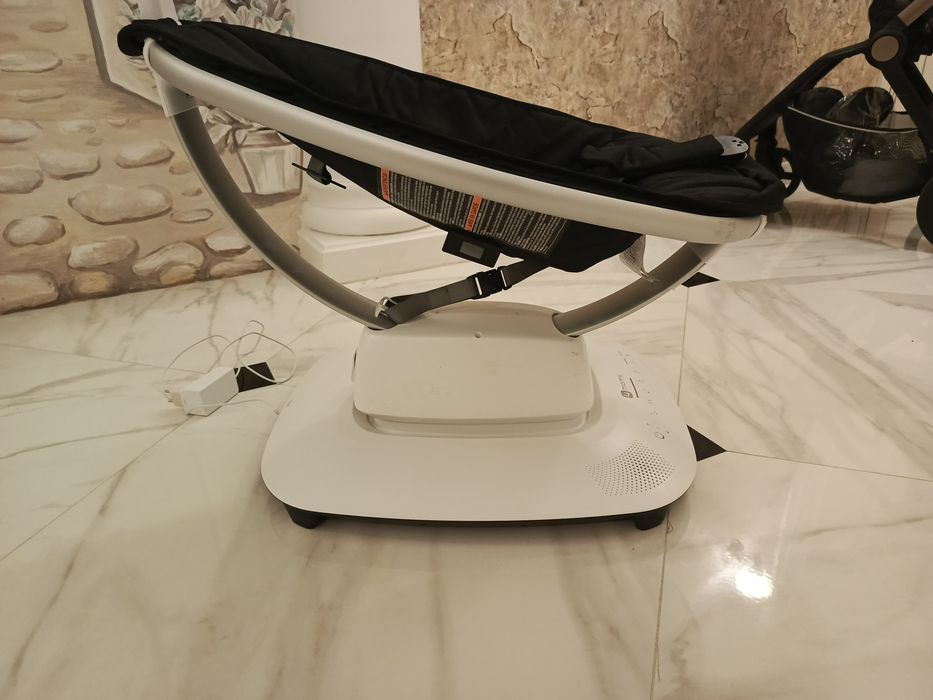 Продам 4moms mamaroo 5.0