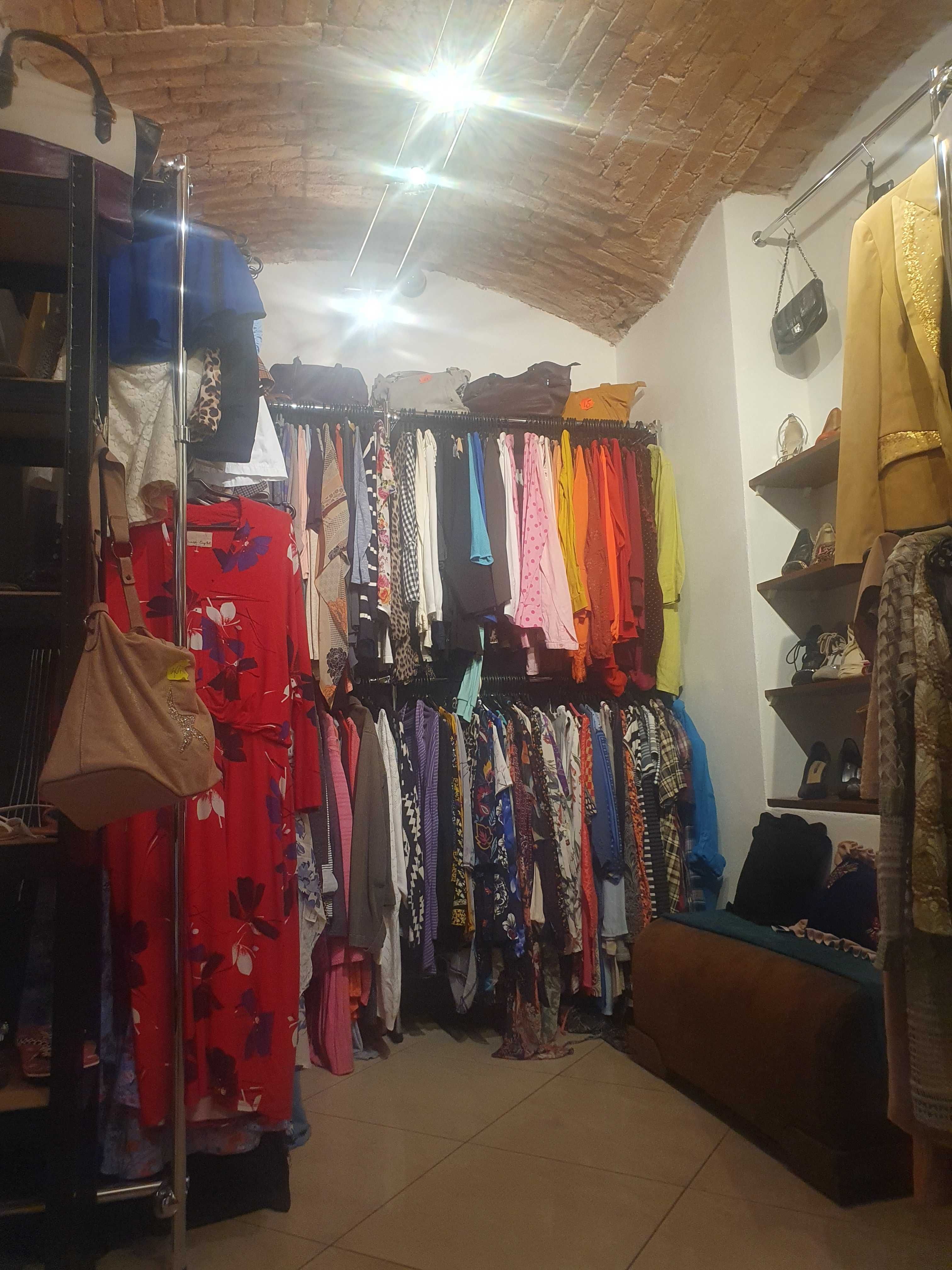 Odstąpię sklep odzieżowy second hand w klimacie Vintage od 1 sierpnia