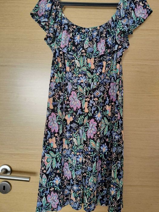 Vestido floral Mango