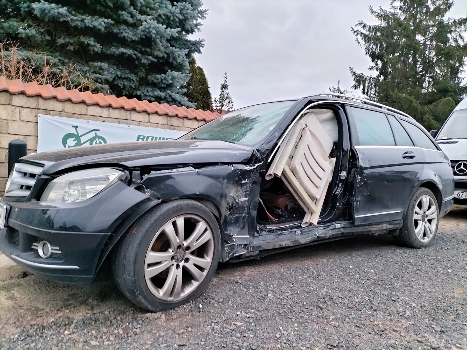 Mercedes-Benz C200 po wypadku