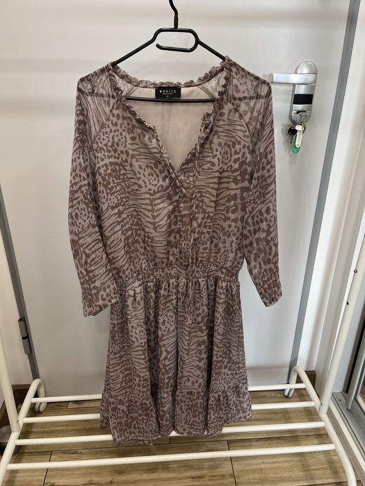 Elegancka zwiewna sukienka Mohito 42