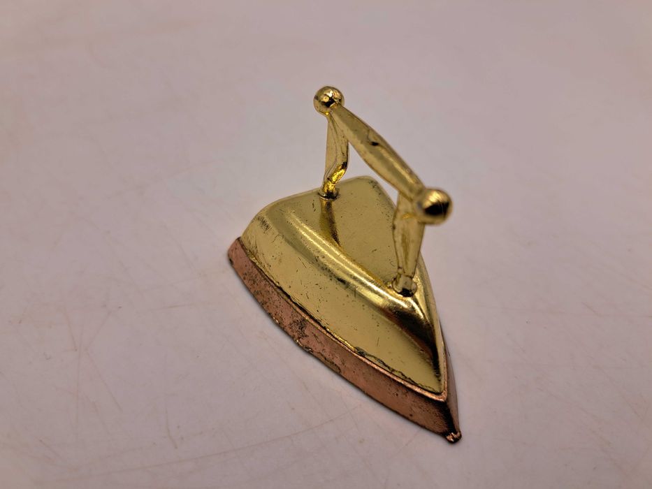 Żelazko mosiężne miniaturka wysokość 3,5 cm