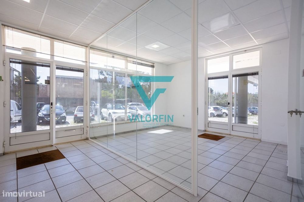 Loja c/ 93 m2 próxima do Intermarché da Marinha Grande