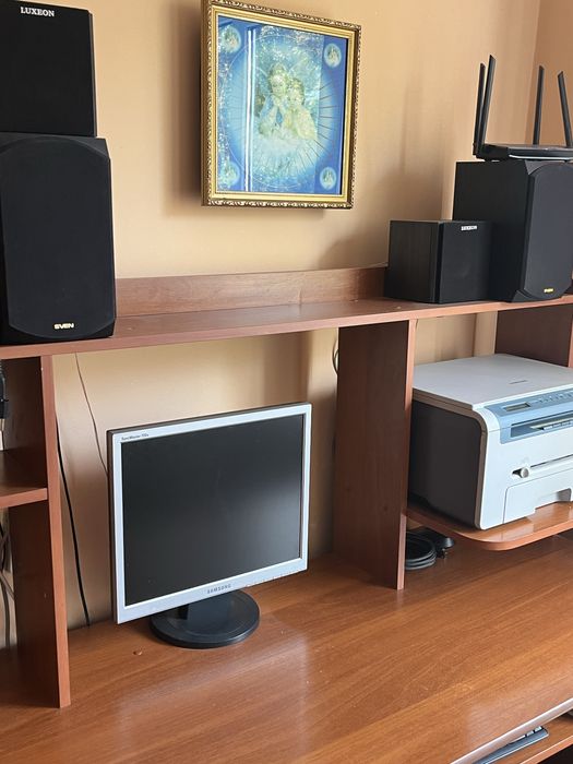 Компютерний стіл