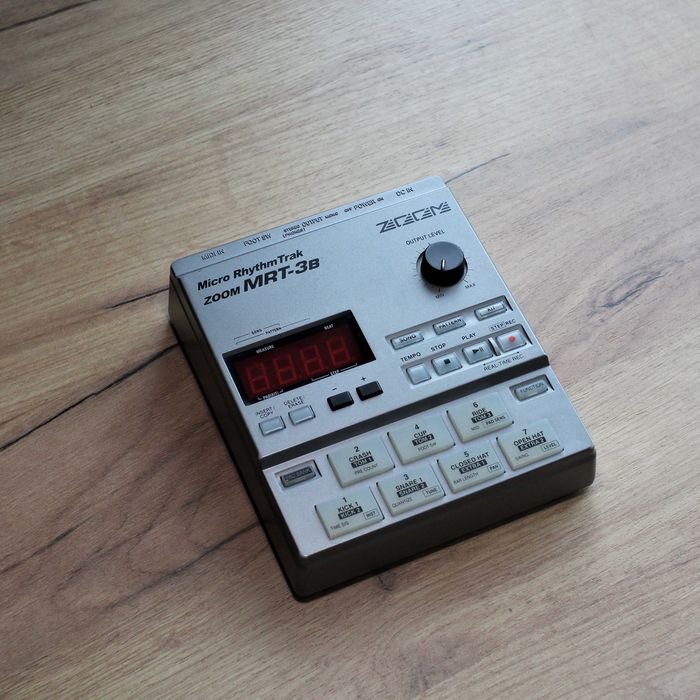 драм машина ZOOM MRT-3b