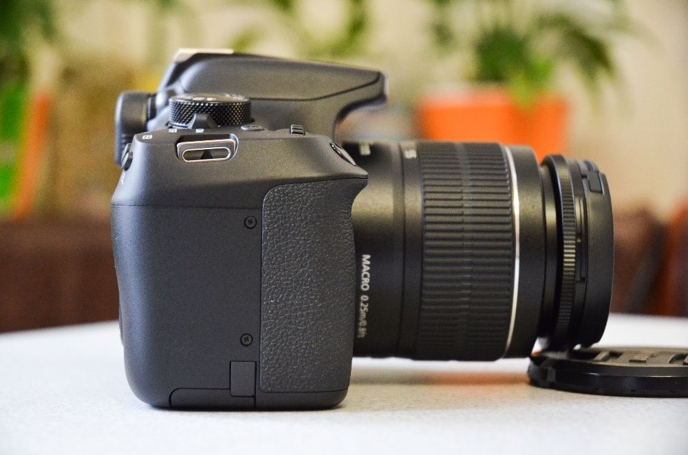Цифровой фотоаппарат Canon EOS 1300d kit+(18-55mm vr iii)