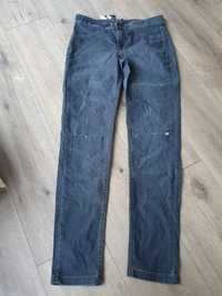 Nowe spodnie jeansowe marki Calzedonia rozmiar M