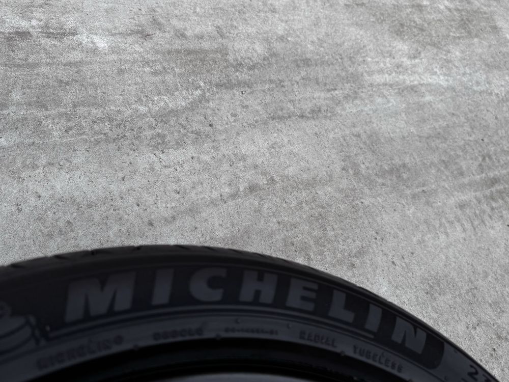 Jak NOWE Michelin 235/45/20 z 2023 PARA OPON
