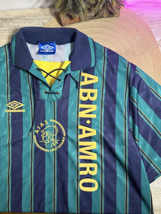 Спортивна футболка umbro ajax away 1993-94 вінтаж