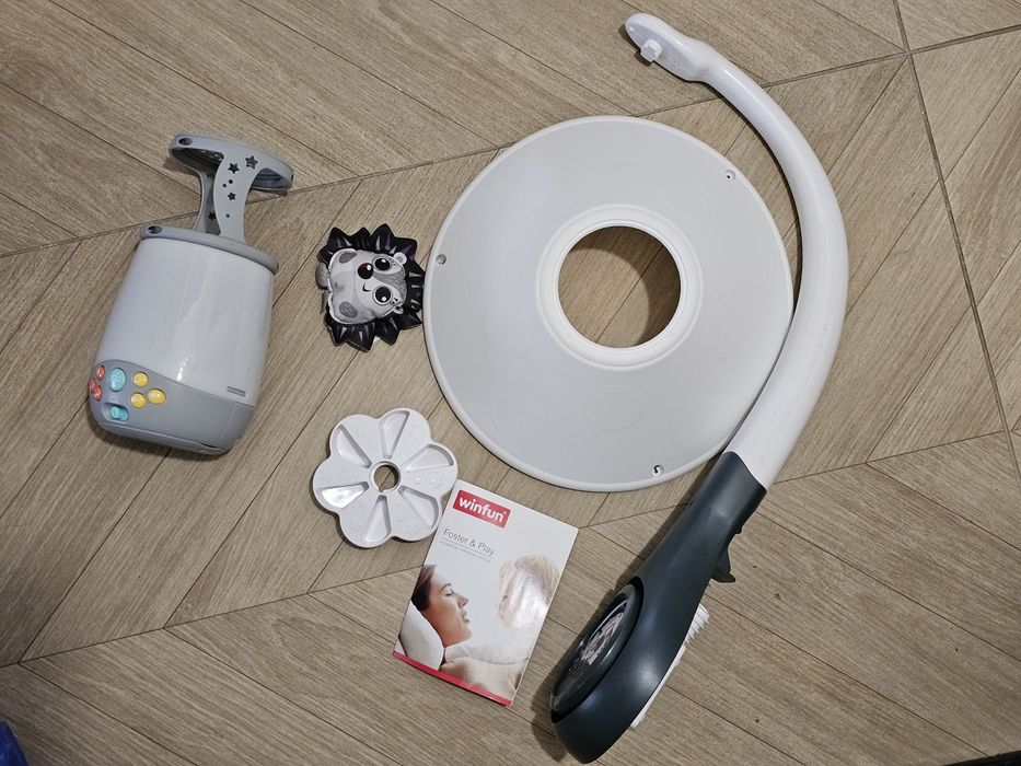 Winfun karuzela z projektorem i pozytywką