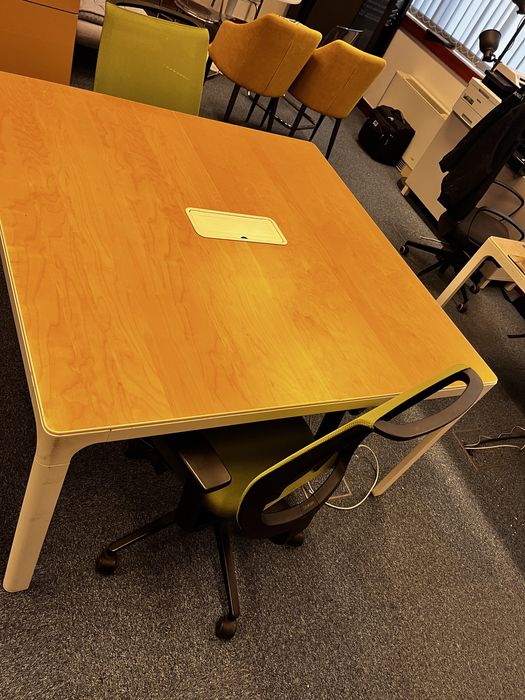 Vendo secretaria para duas pessoas