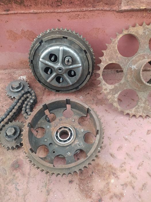 Продам корзини і шестерню задню до мото іж юпітер