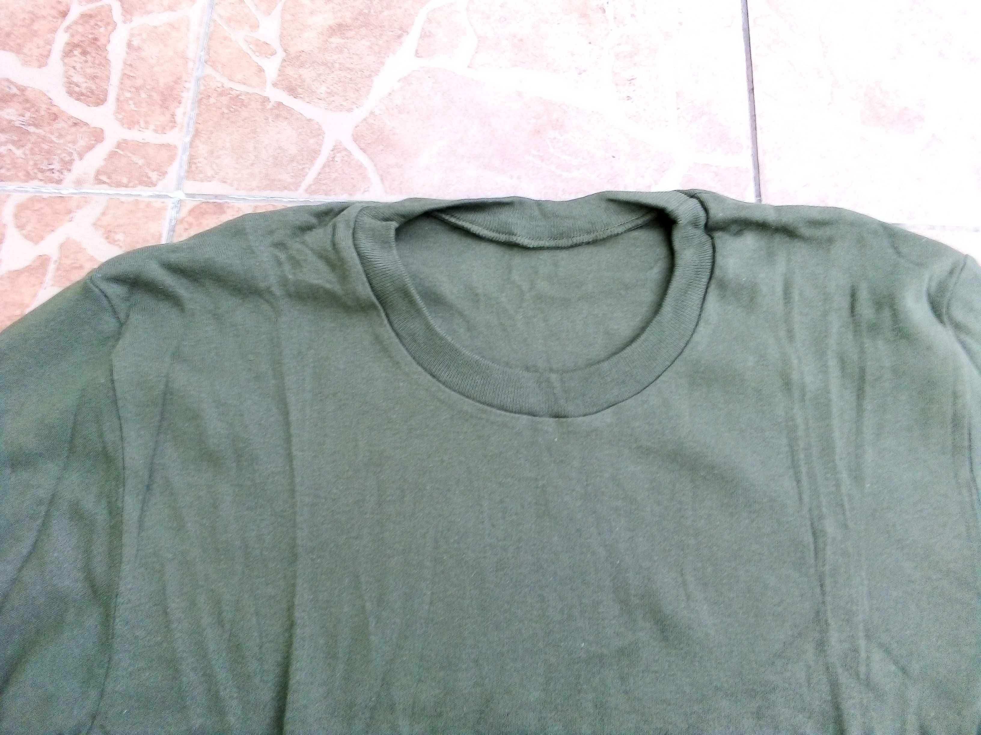 Koszulka z długimi rękawkami koloru khaki wzór 519 Mon roz.6 (L)