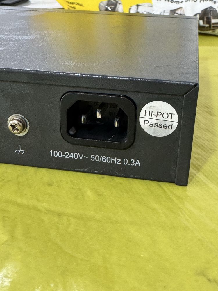 Коммутатор TP-Link TL-SG1016DE